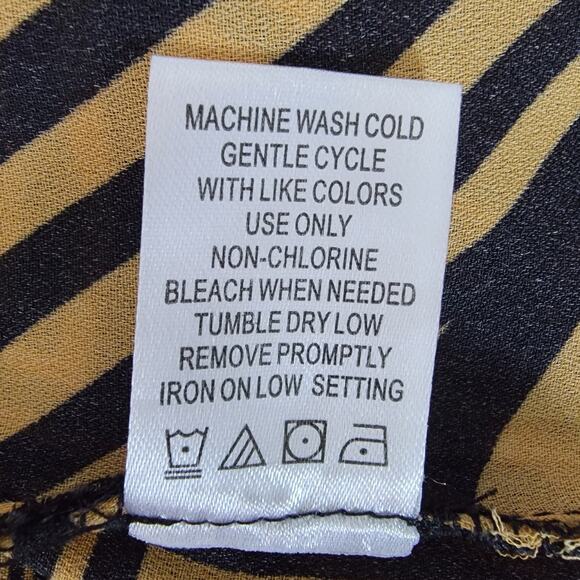 Sunny Leigh Artsy Groovy Blouse Womens Sz XL High-Low Pleated Bell Sleeves Light - Picture 9 of 9